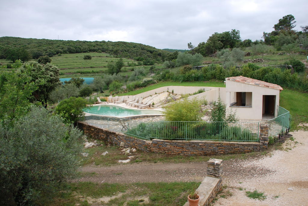Les Jardins Du Mas Evesque Bed and Breakfast Rousson  Rum bild