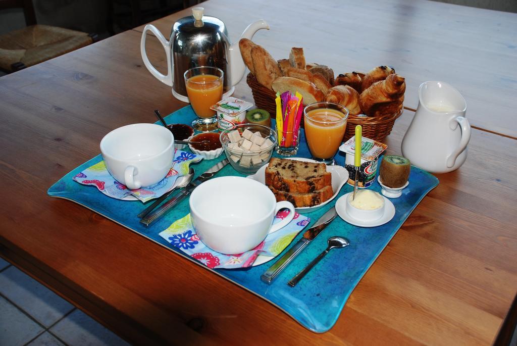 Les Jardins Du Mas Evesque Bed and Breakfast Rousson  Rum bild