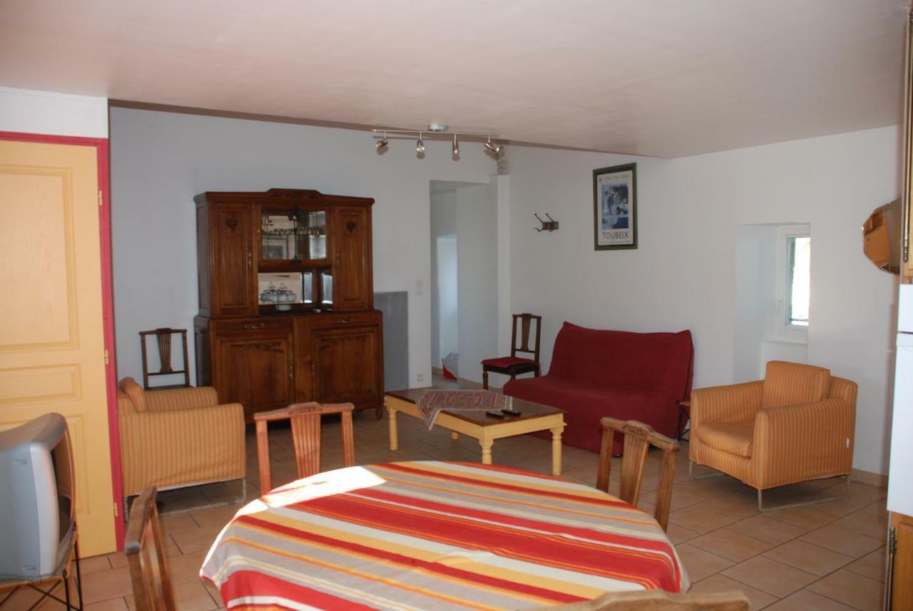 Les Jardins Du Mas Evesque Bed and Breakfast Rousson  Exteriör bild
