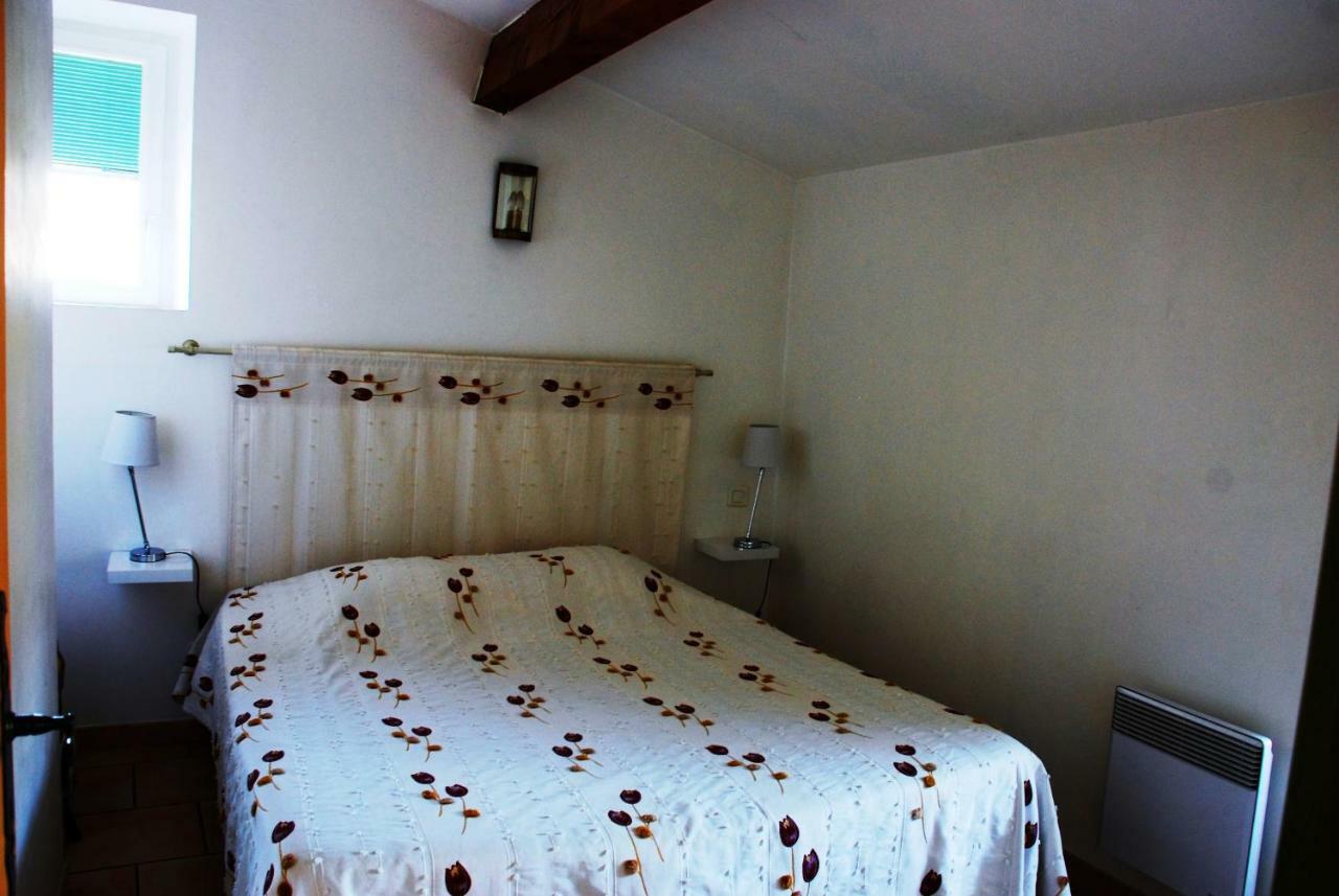 Les Jardins Du Mas Evesque Bed and Breakfast Rousson  Exteriör bild