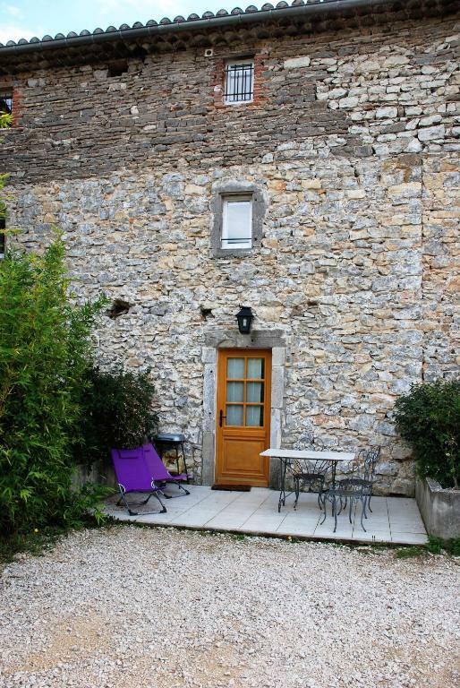 Les Jardins Du Mas Evesque Bed and Breakfast Rousson  Exteriör bild